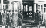 1925 昭和初期市電板宿停留所での育英生